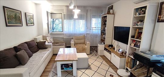 N BGD, Bl.70, renoviran, komplet namešten ..