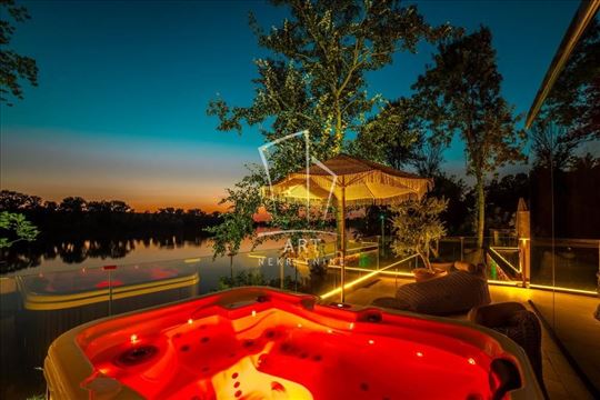 Progar, plac sa 3 lux objekta ID#13022