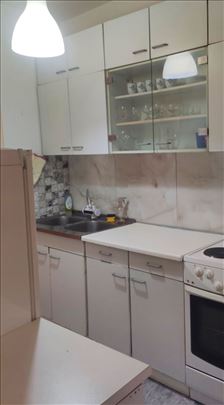 Super stan, Sa Lodjom, Gandijeva