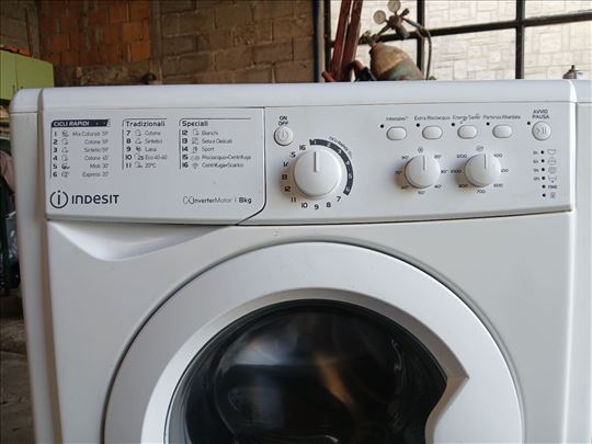 Veš mašina Indesit 8kg inverter prevoz