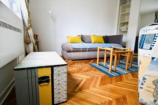 1.0 stan u blizini Politike ID#13037