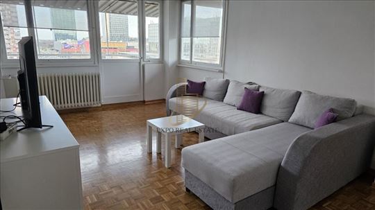 Blok 21 – Prostran, svetao stan sa velikom terasom