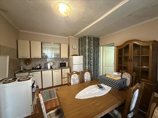 Broker - Stančić dvorištance!