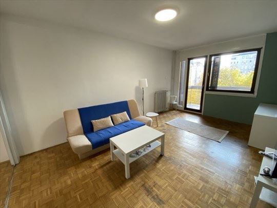 Dalmatinska, 75m2, trosoban, polunamešten, terasa