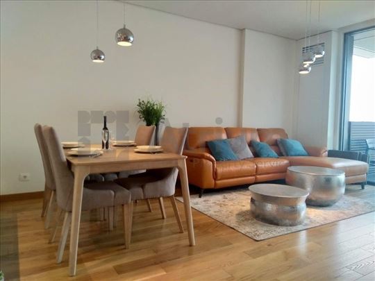 Direktan pogled na reku iz BW Residences