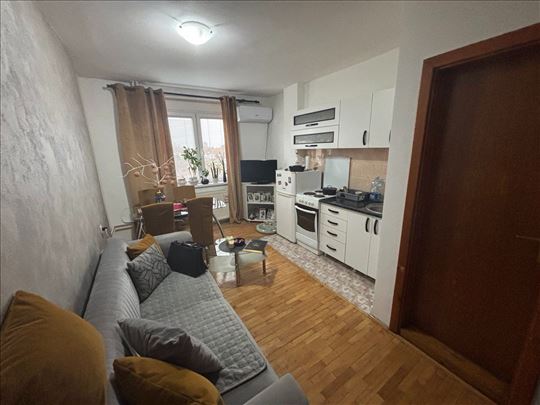 Dvoiposoban stan na Grbavici ! Kompletno namešten 