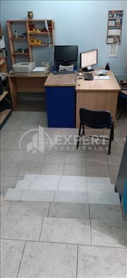 Izdaje se poslovni prostor kod Vojne bolnice, 22m2
