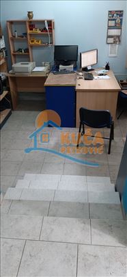 Izdaje se poslovni prostor kod Vojne bolnice, 22m2