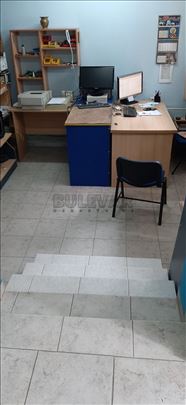 Izdaje se poslovni prostor kod Vojne bolnice, 22m2