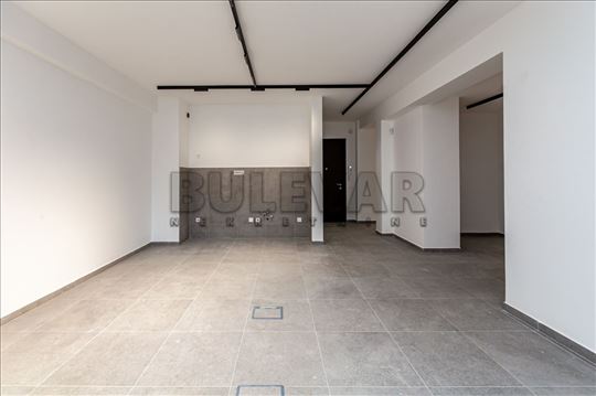 Izdaje se stan kao poslovni prostor u komplesku No