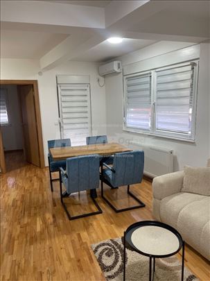 Izdajem stan sa svim troskovima 450€