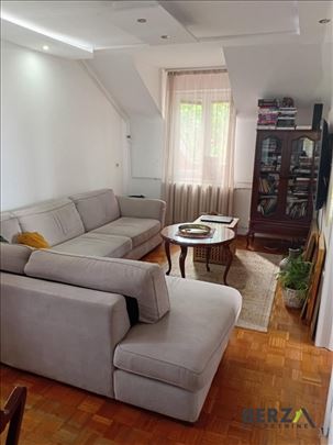 Komforan troiposoban stan na Somborskom bulevaru