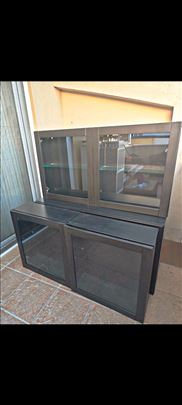 Komoda i 4 staklene vitrine