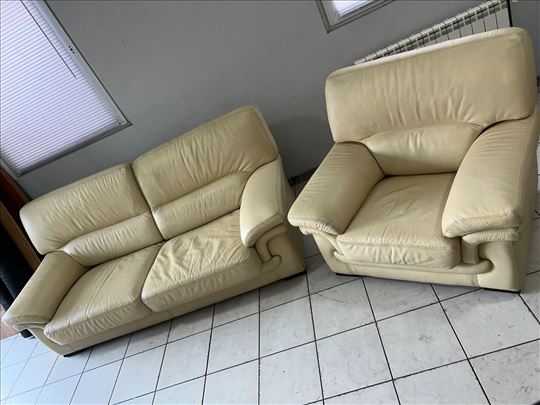 Kožna Garnitura Na Razvlacenje