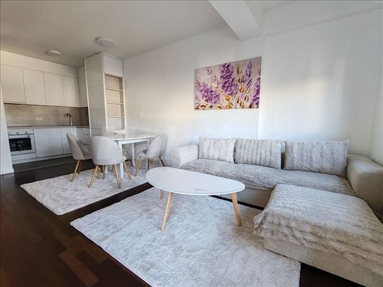 Lion, Milana Rakića, nov + garažno mesto (opciono)