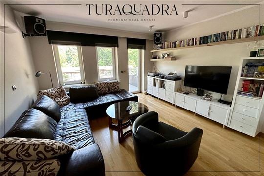 Oaza mira na Dedinju, sa parking mestom