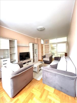 Sjajan prostran, trosoban stan – 80 m², Zvezdara-