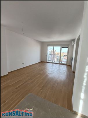 Stan,odmah useljiv,centar Stare Pazove,š003-31