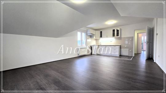 Trosoban nov stan 70m2