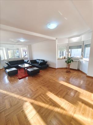 Vozdovac blizina Banjice LUX Pet friendly