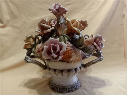 Capo di Monte velika korpa sa ružama