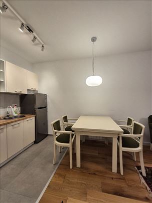 Centar nov 2.0, namešten, odmah dostupan