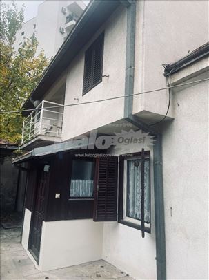 Izdajem kuću na Zvezdari