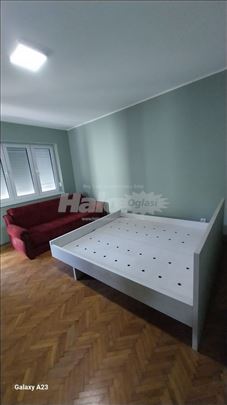 Izdavanje stana Stara Pazova - Centar