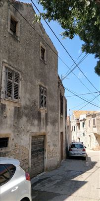 Korčula, Vela Luka, Centar prodaja