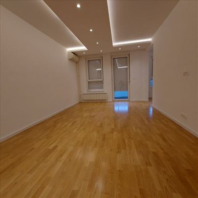 Novi Beograd - Belville - 3,0 s, 101 m2, renoviran