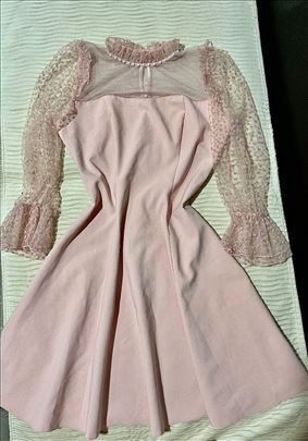 Roze haljina sa rukavima