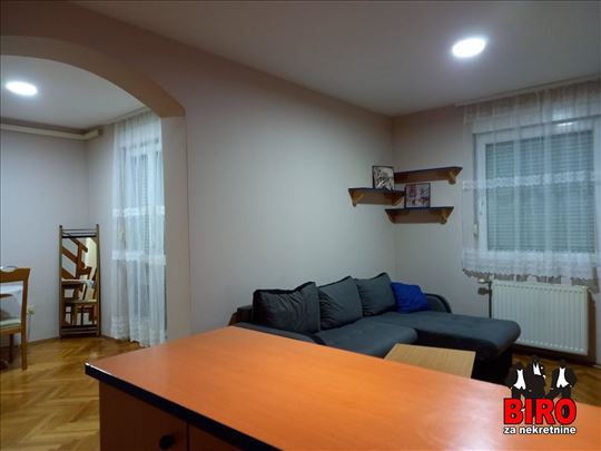 Stan,Novi Sad,Cara Dušana,kv: 68.00, € 154500, ID:
