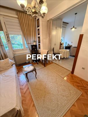 Stan sa dvorištem 1ar!