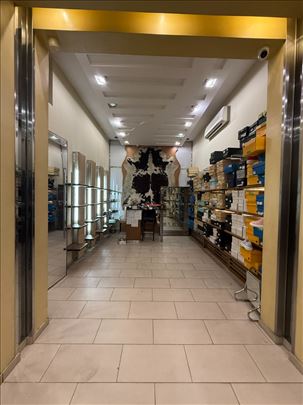 Višenamenski  Lokal na odličnoj lokaciji