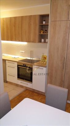 Arena- na prodaju odličan dvosoban stan