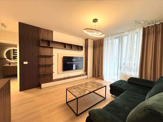 Bw Echo, Luksuzan Eterijer, GaraŽno Mesto