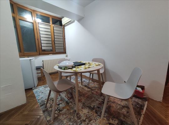 Dvoiposoban stan u centru grada - Petra Drapšina