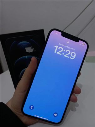 iphone 12 Pro max + 4 maskice 