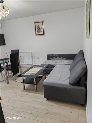 izdajem jednosoban stan sa dvoristem