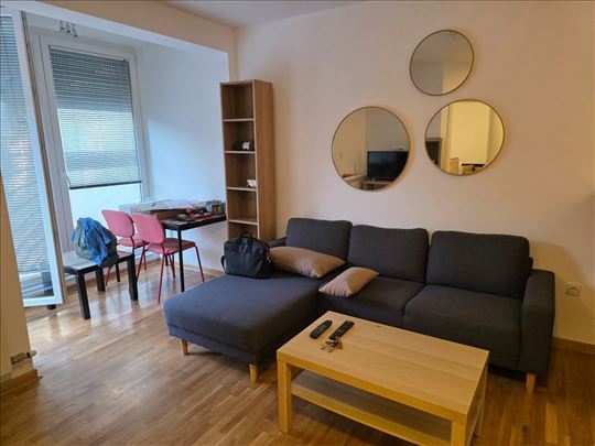 Nov uknjižen, miran sjajan / uvučen, velika terasa