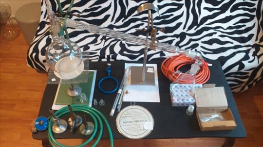 Oprema za destilaciju. Probno za male količine