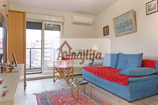 Prodaja, najbolja zgrada na Autokomandi