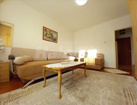 Prodajem stan u Petrovcu, na 80 m od plaze !!!