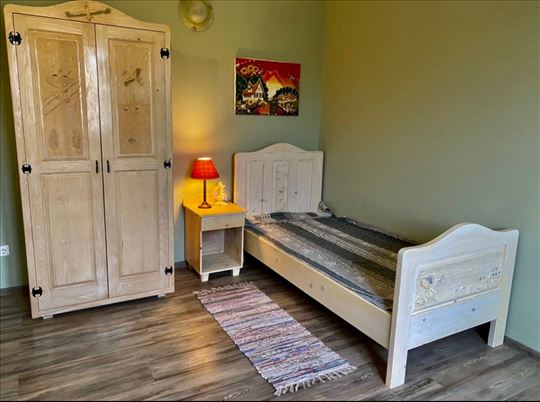 Prodajem više komada unikatnih kreveta