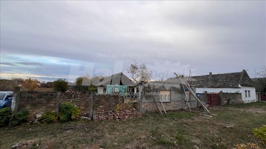 Rusevna kuca 113 m2 na placu 17 ari