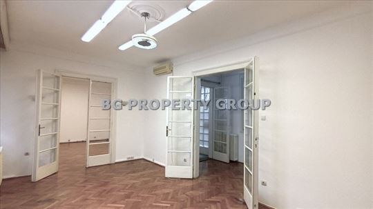 Trg Republike,3.5, stan za poslovni prostor