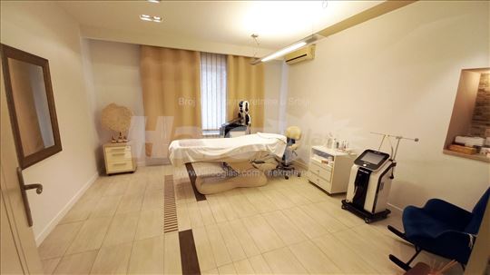 Vrhunski stan kao poslovni prostor kod Hrama