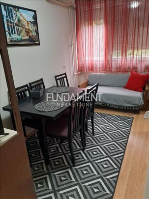 2.0 Hotel Srbija 60m2, IV, cg, not for foreigners 