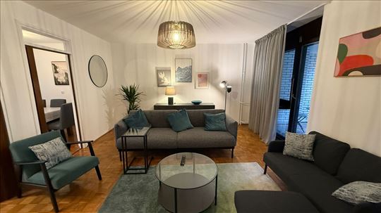 3.5 useljiv stan kod Hrama