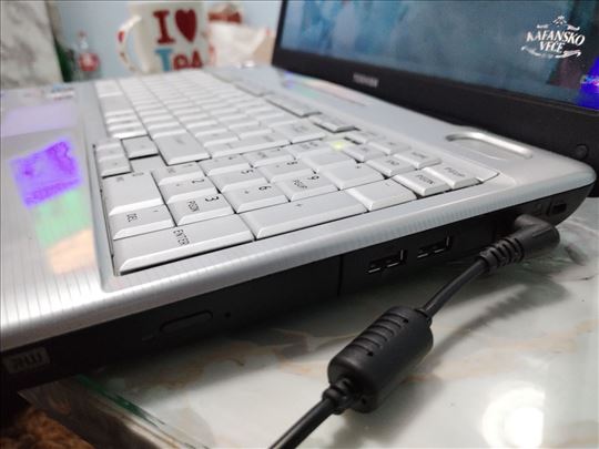 acer i5 ispravan bateriju preko 2 sata i5 procesor